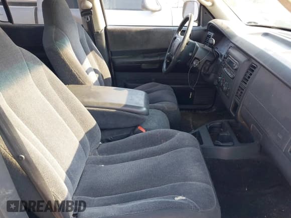 ✅ 2004 Dodge Dakota SLT • VIN: 1D7HG48N14S610012 • Lot: 39853794. Wystawiony na IAAI z przebiegiem 158 998 mil. Bezpłatny archiwum sprzedaży aukcyjnych z USA i szczegółowy raport historii pojazdu na DreamBid. Zdjęcie 5.