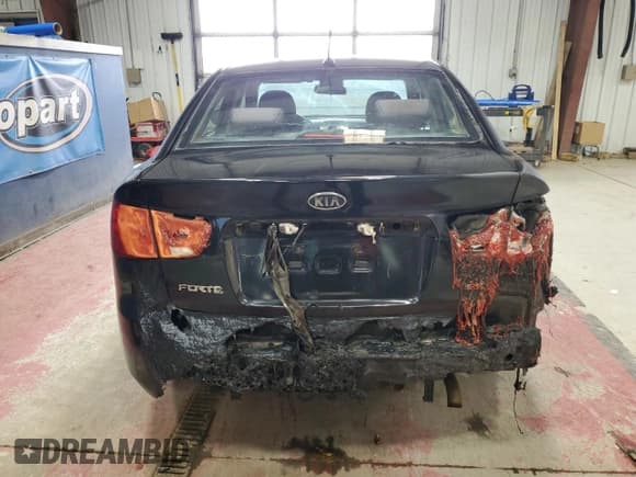 ✅ 2013 Kia Forte EX • VIN: KNAFU4A26D5703811 • Lot: 92667955. Wystawiony na Copart z przebiegiem 184 430 mil. Bezpłatny archiwum sprzedaży aukcyjnych z USA i szczegółowy raport historii pojazdu na DreamBid. Zdjęcie 6.