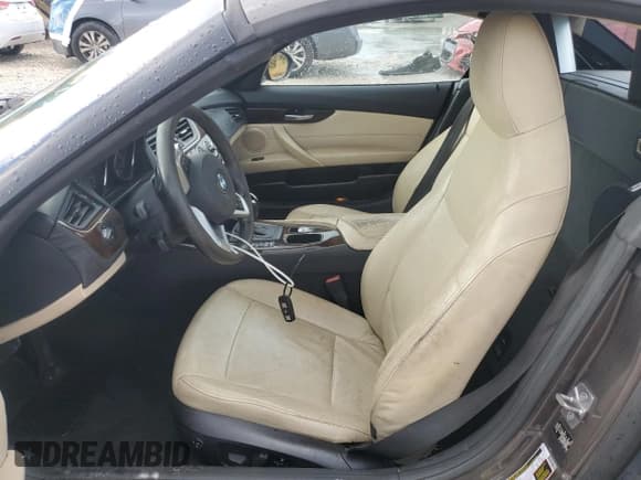 ✅ 2011 BMW Z4 sDrive30i • VIN: WBALM5C59BE379007 • Lot: 85346005. Listed on Copart with 142,298 mi. Free auction sales archive from the USA and detailed vehicle history report at DreamBid. Image 7.