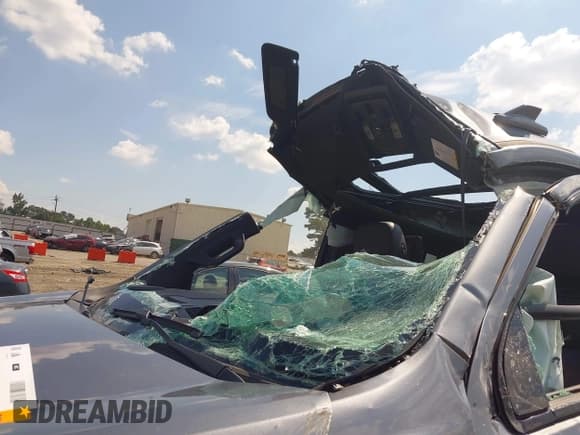 ✅ 2022 Chevrolet Suburban • VIN: 1GNSCEKT2NR124124 • Lot: 42671471. Wystawiony na IAAI z przebiegiem Nie podano. Bezpłatny archiwum sprzedaży aukcyjnych z USA i szczegółowy raport historii pojazdu na DreamBid. Zdjęcie 14.