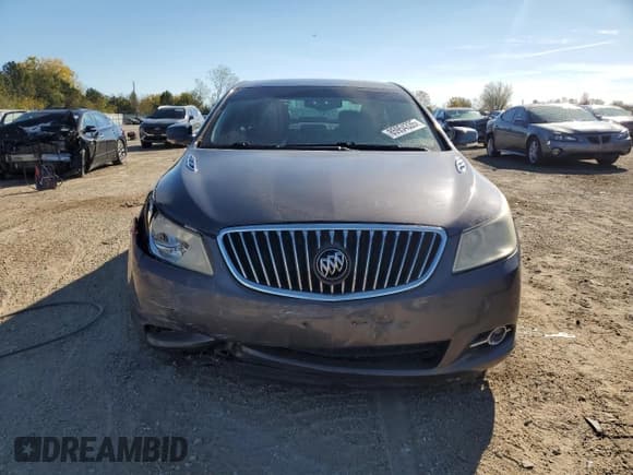 ✅ 2013 Buick LaCrosse Leather • VIN: 1G4GC5E32DF153533 • Lot: 85954335. Wystawiony na Copart z przebiegiem 298 909 mil. Bezpłatny archiwum sprzedaży aukcyjnych z USA i szczegółowy raport historii pojazdu na DreamBid. Zdjęcie 5.