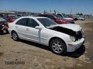 ✅ 2002 Mercedes-Benz C 230/260/280/320 • VIN: WDBRF61J32F283783 • Лот: 63657005. Опубликован ранее на Copart с пробегом Не указан. Бесплатный доступ к архиву аукционных продаж из США и подробный отчёт об истории автомобиля на DreamBid. Изображение 4.