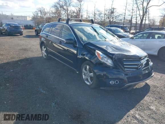 ✅ 2011 Mercedes-Benz R 350 • VIN: 4JGCB6FE1BA130049 • Lot: 41402227. Listed on IAAI with 155,557 mi. Free auction sales archive from the USA and detailed vehicle history report at DreamBid. Image 1.