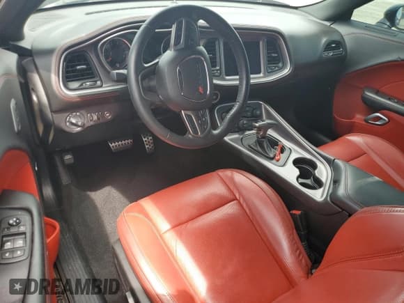 ✅ 2021 Dodge Challenger SXT • VIN: 2C3CDZAG2MH606813 • Lot: 69441064. Wystawiony na Copart z przebiegiem 30 727 mil. Bezpłatny archiwum sprzedaży aukcyjnych z USA i szczegółowy raport historii pojazdu na DreamBid. Zdjęcie 8.