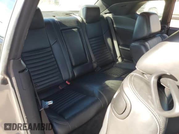 ✅ 2014 Dodge Challenger R/T Classic • VIN: 2C3CDYBT7EH105133 • Lot: 79758614. Wystawiony na Copart z przebiegiem Nie podano. Bezpłatny archiwum sprzedaży aukcyjnych z USA i szczegółowy raport historii pojazdu na DreamBid. Zdjęcie 10.