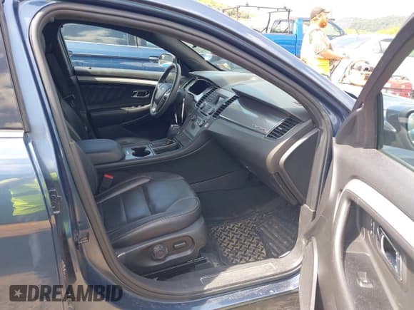 ✅ 2019 Ford Taurus SEL • VIN: 1FAHP2E83KG119878 • Lot: 42715488. Wystawiony na IAAI z przebiegiem 36 271 mil. Bezpłatny archiwum sprzedaży aukcyjnych z USA i szczegółowy raport historii pojazdu na DreamBid. Zdjęcie 5.