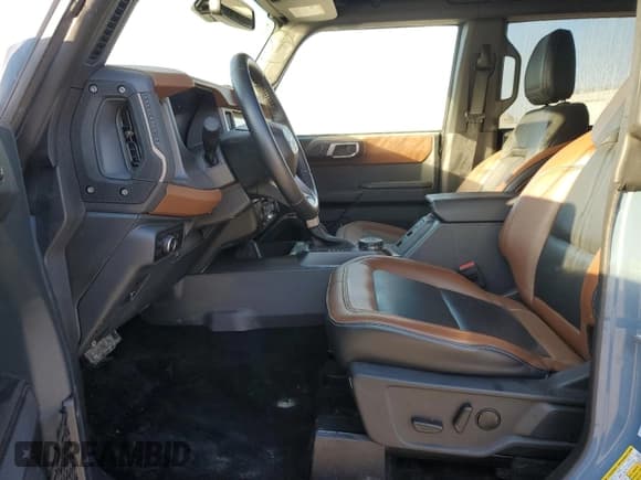 ✅ 2024 Ford Bronco Outer Banks • VIN: 1FMEE8BP2RLA56111 • Lot: 84609055. Listed on Copart with 17,689 mi. Free auction sales archive from the USA and detailed vehicle history report at DreamBid. Image 7.