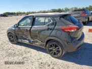 ✅ 2020 Nissan Kicks SR • VIN: 3N1CP5DV5LL565026 • Lot: 91291565. Wystawiony na Copart z przebiegiem 79 508 mil. Bezpłatny archiwum sprzedaży aukcyjnych z USA i szczegółowy raport historii pojazdu na DreamBid. Zdjęcie 2.