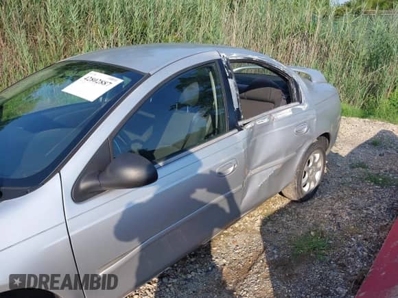 2004 Dodge Neon SXT z VIN 1B3ES56C94D630937, wystawiony jako IAAI lot #42802887 z przebiegiem 146 274 mil mil oraz . Historia ofert i sprzedaży dostępna na DreamBid. Obrazek 13.