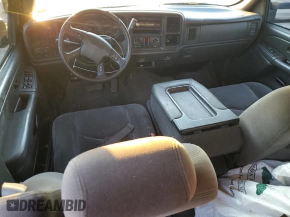 ✅ 2004 GMC Sierra 2500HD SLT • VIN: 1GTHK23204F197714 • Lot: 89311065. Wystawiony na Copart z przebiegiem 240 299 mil. Bezpłatny archiwum sprzedaży aukcyjnych z USA i szczegółowy raport historii pojazdu na DreamBid. Zdjęcie 8.