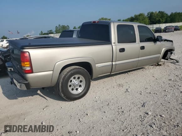 ✅ 2002 GMC Sierra 1500HD SLE • VIN: 1GTGC13U12F157806 • Lot: 61064885. Listed on Copart with 100,361 mi. Free auction sales archive from the USA and detailed vehicle history report at DreamBid. Image 3.