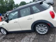 ✅ 2015 MINI Hardtop 4 Door S • VIN: WMWXU3C52F2B56856 • Lot: 42307964. Wystawiony na IAAI z przebiegiem 41 669 mil. Bezpłatny archiwum sprzedaży aukcyjnych z USA i szczegółowy raport historii pojazdu na DreamBid. Zdjęcie 14.