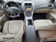 ✅ 2017 Lincoln MKZ Reserve • VIN: 3LN6L5F91HR662178 • Lot: 82725165. Wystawiony na Copart z przebiegiem 108 826 mil. Bezpłatny archiwum sprzedaży aukcyjnych z USA i szczegółowy raport historii pojazdu na DreamBid. Zdjęcie 8.