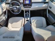 ✅ 2024 Toyota Corolla Cross L • VIN: 7MUAAAAG7RV109784 • Лот: 84626445. Опубликован ранее на Copart с пробегом 10 914 миль. Бесплатный доступ к архиву аукционных продаж из США и подробный отчёт об истории автомобиля на DreamBid. Изображение 8.