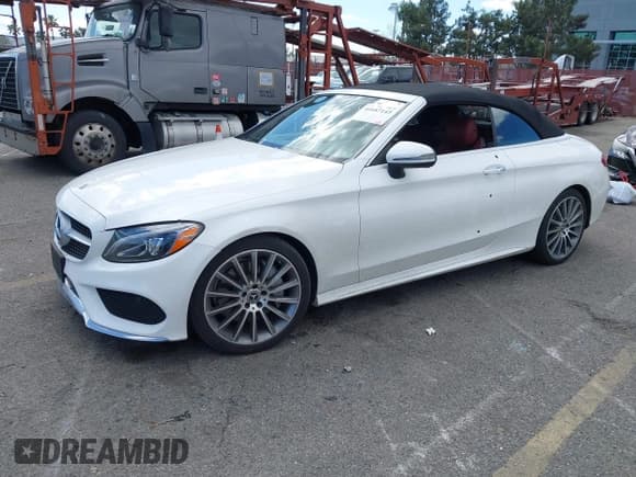✅ 2018 Mercedes-Benz C 300 • VIN: WDDWK4JB4JF698192 • Lot: 41687143. Wystawiony na IAAI z przebiegiem 78 702 mil. Bezpłatny archiwum sprzedaży aukcyjnych z USA i szczegółowy raport historii pojazdu na DreamBid. Zdjęcie 18.