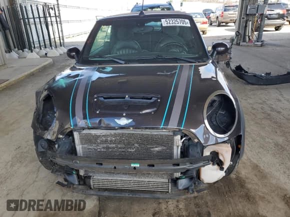 ✅ 2014 MINI Convertible S • VIN: WMWZP3C55ET706573 • Lot: 52325705. Listed on Copart with 125,076 mi. Free auction sales archive from the USA and detailed vehicle history report at DreamBid. Image 5.