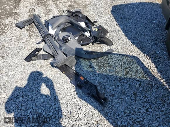 2024 Chevrolet Traverse FWD LS with VIN 1GNEREKS3RJ246207, listed as a Copart auction lot 67895345 with 6,079 mi miles and Salvage title. Bid and sale history available at DreamBid. Image 13.