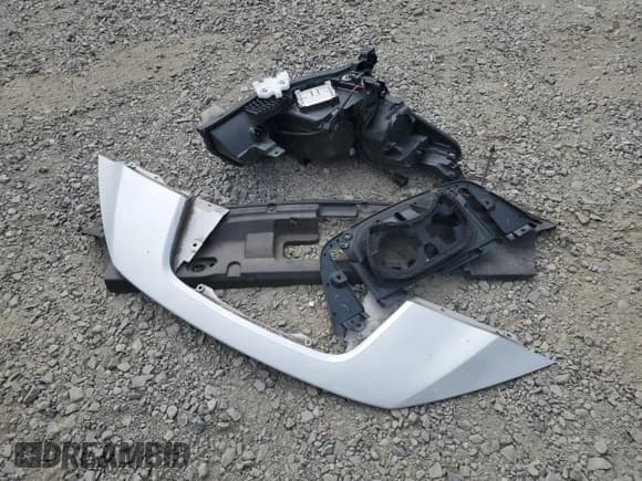 ✅ 2020 Nissan LEAF SV • VIN: 1N4AZ1CP0LC305872 • Lot: 71191125. Listed on Copart with 21,387 mi. Free auction sales archive from the USA and detailed vehicle history report at DreamBid. Image 13.