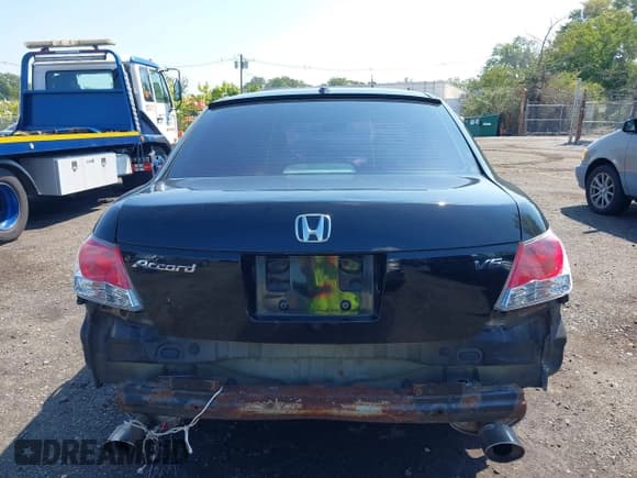 ✅ 2010 Honda Accord EX-L • VIN: 5KBCP3F83AB003096 • Lot: 43108931. Listed on IAAI with 151,824 mi. Free auction sales archive from the USA and detailed vehicle history report at DreamBid. Image 16.