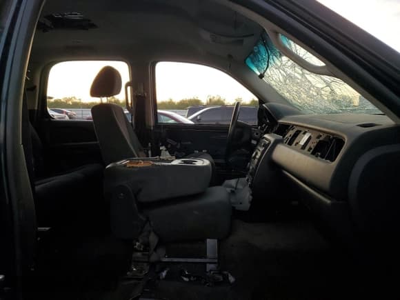 ✅ 2007 Chevrolet Tahoe LT • VIN: 1GNFC13017J222285 • Лот: 91308855. Опубликован ранее на Copart с пробегом Не указан. Бесплатный доступ к архиву аукционных продаж из США и подробный отчёт об истории автомобиля на DreamBid. Изображение 7.