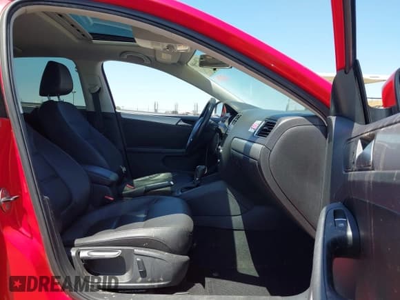 ✅ 2013 Volkswagen Jetta SE • VIN: 3VWDP7AJ4DM278719 • Lot: 42304489. Wystawiony na IAAI z przebiegiem 147 857 mil. Bezpłatny archiwum sprzedaży aukcyjnych z USA i szczegółowy raport historii pojazdu na DreamBid. Zdjęcie 5.