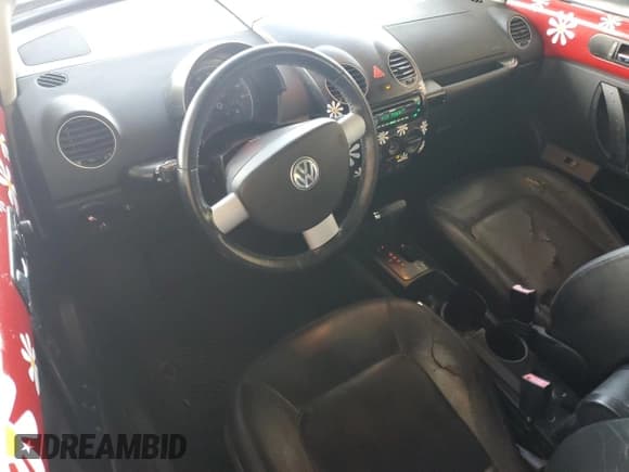 ✅ 2007 Volkswagen Beetle • VIN: 3VWSF31Y27M408520 • Lot: 41337765. Listed on Copart with 89,992 mi. Free auction sales archive from the USA and detailed vehicle history report at DreamBid. Image 8.