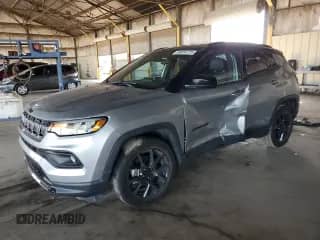 2022 Jeep Compass Altitude с VIN 3C4NJCBB0NT172770, выставлен на аукционе Copart как лот 86854725 с пробегом 42 147 миль миль и Списание • Salvage title. История ставок и продаж доступна на DreamBid. Изображение 1.
