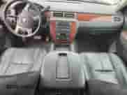 2014 Chevrolet Suburban LT z VIN 1GNSKJE77ER190744, wystawiony jako Copart lot #90239255 z przebiegiem Nie podano mil oraz Czysty tytuł • Clean title. Historia ofert i sprzedaży dostępna na DreamBid. Obrazek 8.