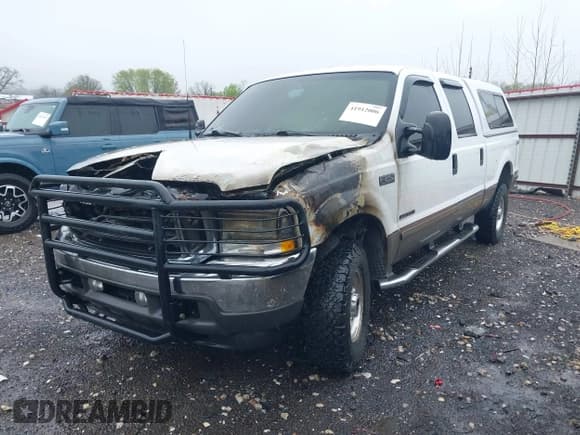 ✅ 2003 Ford F-250 XL • VIN: 1FTNW21F03EA20551 • Lot: 41912006. Wystawiony na IAAI z przebiegiem Nie podano. Bezpłatny archiwum sprzedaży aukcyjnych z USA i szczegółowy raport historii pojazdu na DreamBid. Zdjęcie 2.