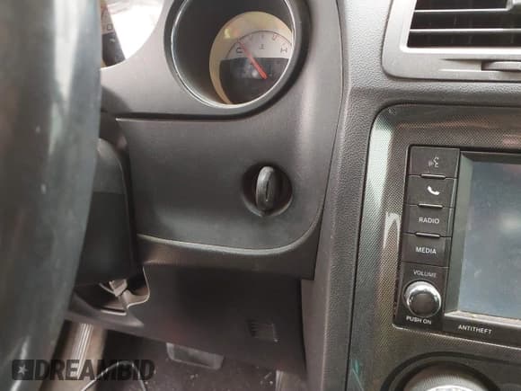 ✅ 2014 Dodge Challenger SXT • VIN: 2C3CDYAG4EH274188 • Lot: 41637423. Wystawiony na IAAI z przebiegiem 147 515 mil. Bezpłatny archiwum sprzedaży aukcyjnych z USA i szczegółowy raport historii pojazdu na DreamBid. Zdjęcie 11.