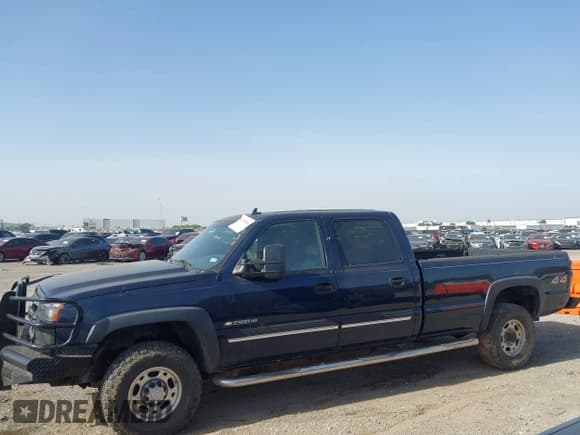 ✅ 2006 Chevrolet Silverado 2500HD LT1 • VIN: 1GCHK23U26F267735 • Lot: 42235416. Listed on IAAI with 256,224 mi. Free auction sales archive from the USA and detailed vehicle history report at DreamBid. Image 14.