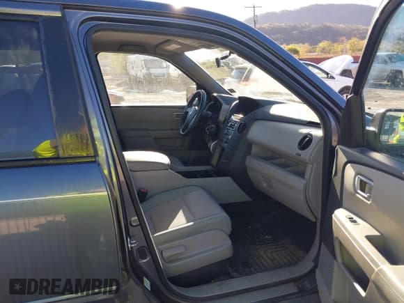 ✅ 2015 Honda Pilot EX • VIN: 5FNYF4H47FB013421 • Lot: 43473436. Wystawiony na IAAI z przebiegiem 141 475 mil. Bezpłatny archiwum sprzedaży aukcyjnych z USA i szczegółowy raport historii pojazdu na DreamBid. Zdjęcie 5.