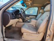 ✅ 2010 GMC Yukon Denali • VIN: 1GKUKEEF0AR179714 • Lot: 87252675. Wystawiony na Copart z przebiegiem 157 330 mil. Bezpłatny archiwum sprzedaży aukcyjnych z USA i szczegółowy raport historii pojazdu na DreamBid. Zdjęcie 7.