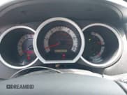 ✅ 2015 Toyota Tacoma PreRunner • VIN: 5TFKU4HN9FX006805 • Lot: 42283766. Wystawiony na IAAI z przebiegiem 132 367 mil. Bezpłatny archiwum sprzedaży aukcyjnych z USA i szczegółowy raport historii pojazdu na DreamBid. Zdjęcie 7.