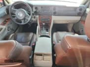 ✅ 2006 Jeep Commander Limited • VIN: 1J8HG58N66C144809 • Lot: 66565795. Wystawiony na Copart z przebiegiem 110 981 mil. Bezpłatny archiwum sprzedaży aukcyjnych z USA i szczegółowy raport historii pojazdu na DreamBid. Zdjęcie 8.