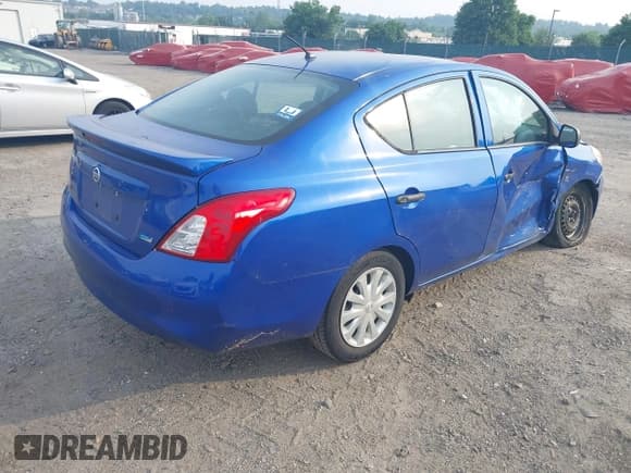 ✅ 2014 Nissan Versa SV • VIN: 3N1CN7AP2EL839194 • Лот: 42497237. Опубликован ранее на IAAI с пробегом 83 727 миль. Бесплатный доступ к архиву аукционных продаж из США и подробный отчёт об истории автомобиля на DreamBid. Изображение 4.