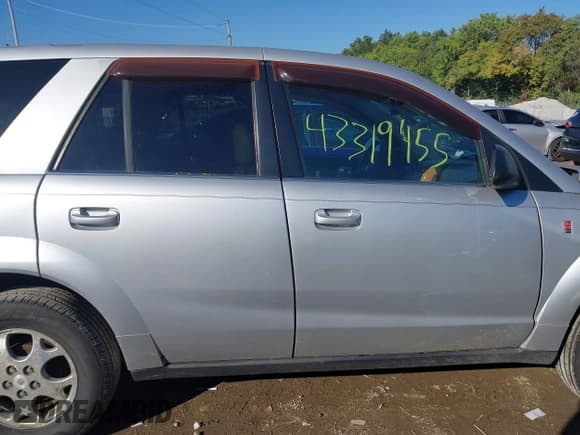 ✅ 2006 Saturn VUE • VIN: 5GZCZ53456S881661 • Lot: 43319455. Listed on IAAI with 159,246 mi. Free auction sales archive from the USA and detailed vehicle history report at DreamBid. Image 13.
