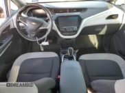 ✅ 2019 Chevrolet Bolt EV LT • VIN: 1G1FY6S05K4108010 • Lot: 84307754. Wystawiony na Copart z przebiegiem Nie podano. Bezpłatny archiwum sprzedaży aukcyjnych z USA i szczegółowy raport historii pojazdu na DreamBid. Zdjęcie 8.