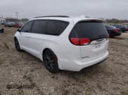 ✅ 2018 Chrysler Pacifica Touring L Plus • VIN: 2C4RC1EG8JR338070 • Lot: 43731413. Wystawiony na IAAI z przebiegiem 169 772 mil. Bezpłatny archiwum sprzedaży aukcyjnych z USA i szczegółowy raport historii pojazdu na DreamBid. Zdjęcie 3.