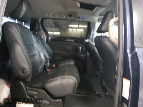 ✅ 2019 Toyota Sienna SE • VIN: 5TDXZ3DCXKS004812 • Lot: 89909295. Listed on Copart with 135,450 mi. Free auction sales archive from the USA and detailed vehicle history report at DreamBid. Image 11.