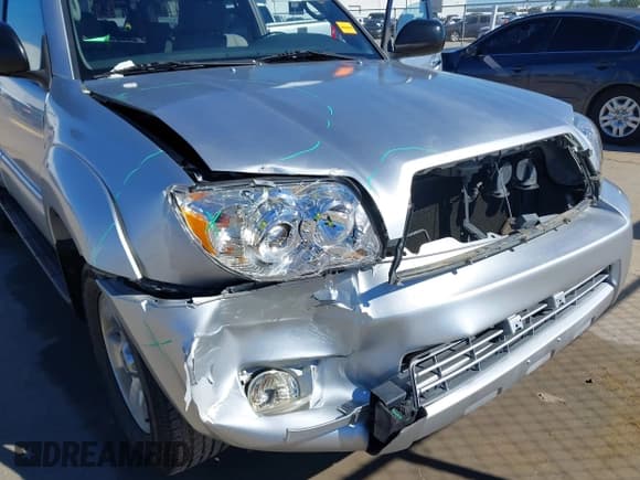 ✅ 2007 Toyota 4Runner SR5 • VIN: JTEZU14RX78069859 • Lot: 43556862. Wystawiony na IAAI z przebiegiem 327 706 mil. Bezpłatny archiwum sprzedaży aukcyjnych z USA i szczegółowy raport historii pojazdu na DreamBid. Zdjęcie 6.