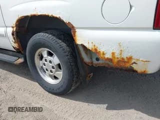 ✅ 2002 Chevrolet Suburban Z71 • VIN: 3GNFK16Z12G252331 • Лот: 42702254. Опубликован ранее на IAAI с пробегом 181 386 миль. Бесплатный доступ к архиву аукционных продаж из США и подробный отчёт об истории автомобиля на DreamBid. Изображение 6.