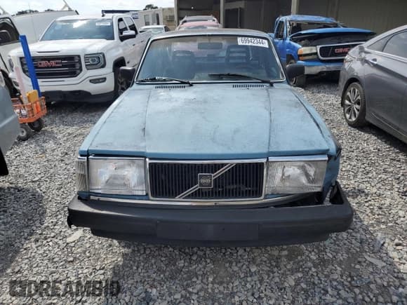 ✅ 1987 Volvo 240 DL • VIN: YV1AX8843H1222960 • Lot: 69942344. Listed on Copart with 240,419 mi. Free auction sales archive from the USA and detailed vehicle history report at DreamBid. Image 5.