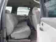 2002 Chevrolet Suburban LT z VIN 3GNEC16Z52G317108, wystawiony jako IAAI lot #43213960 z przebiegiem 252 559 mil mil oraz . Historia ofert i sprzedaży dostępna na DreamBid. Obrazek 8.