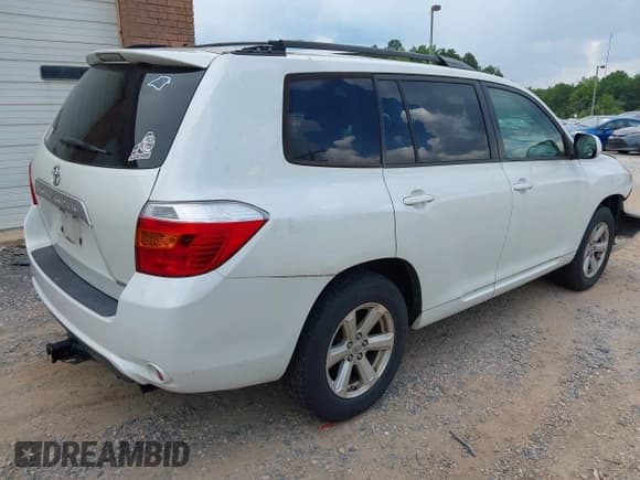 ✅ 2010 Toyota Highlander • VIN: JTEZA3EH9A2010807 • Лот: 42864522. Опубликован ранее на IAAI с пробегом 207 757 миль. Бесплатный доступ к архиву аукционных продаж из США и подробный отчёт об истории автомобиля на DreamBid. Изображение 4.