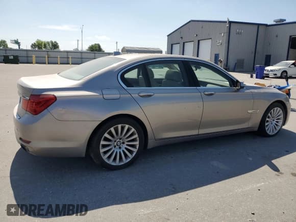 ✅ 2009 BMW 7 Series 750i • VIN: WBAKA835X9CY35026 • Lot: 54975065. Listed on Copart with 106,829 mi. Free auction sales archive from the USA and detailed vehicle history report at DreamBid. Image 3.