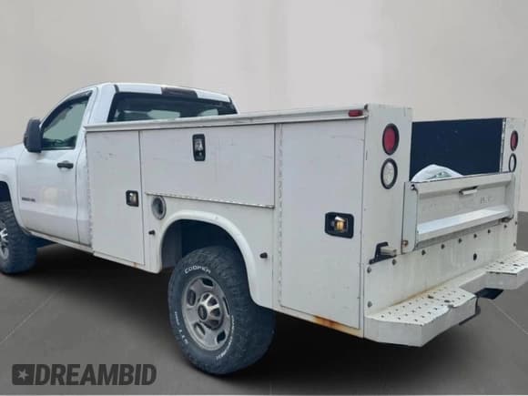 ✅ 2015 Chevrolet Silverado 2500HD Work Truck • VIN: 1GB0CUEG7FZ519530 • Lot: 56234965. Wystawiony na Copart z przebiegiem Nie podano. Bezpłatny archiwum sprzedaży aukcyjnych z USA i szczegółowy raport historii pojazdu na DreamBid. Zdjęcie 3.