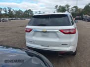 ✅ 2018 Chevrolet Traverse High Country • VIN: 1GNEVKKW9JJ159445 • Lot: 43392726. Wystawiony na IAAI z przebiegiem 90 528 mil. Bezpłatny archiwum sprzedaży aukcyjnych z USA i szczegółowy raport historii pojazdu na DreamBid. Zdjęcie 16.