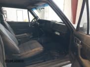 ✅ 1986 Jeep Cherokee • VIN: 1JCWL7721GT045697 • Лот: 42694372. Опубликован ранее на IAAI с пробегом 225 109 миль. Бесплатный доступ к архиву аукционных продаж из США и подробный отчёт об истории автомобиля на DreamBid. Изображение 5.