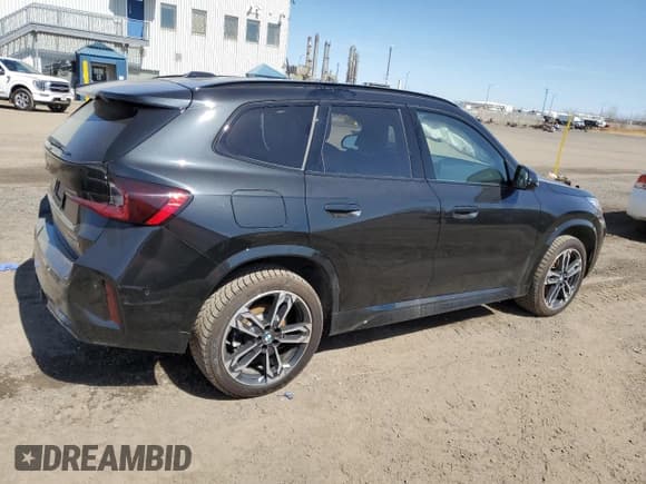 ✅ 2023 BMW X1 xDrive28i • VIN: WBX73EF01P5X90287 • Лот: 50241294. Опубликован ранее на Copart с пробегом 428 миль. Бесплатный доступ к архиву аукционных продаж из США и подробный отчёт об истории автомобиля на DreamBid. Изображение 3.